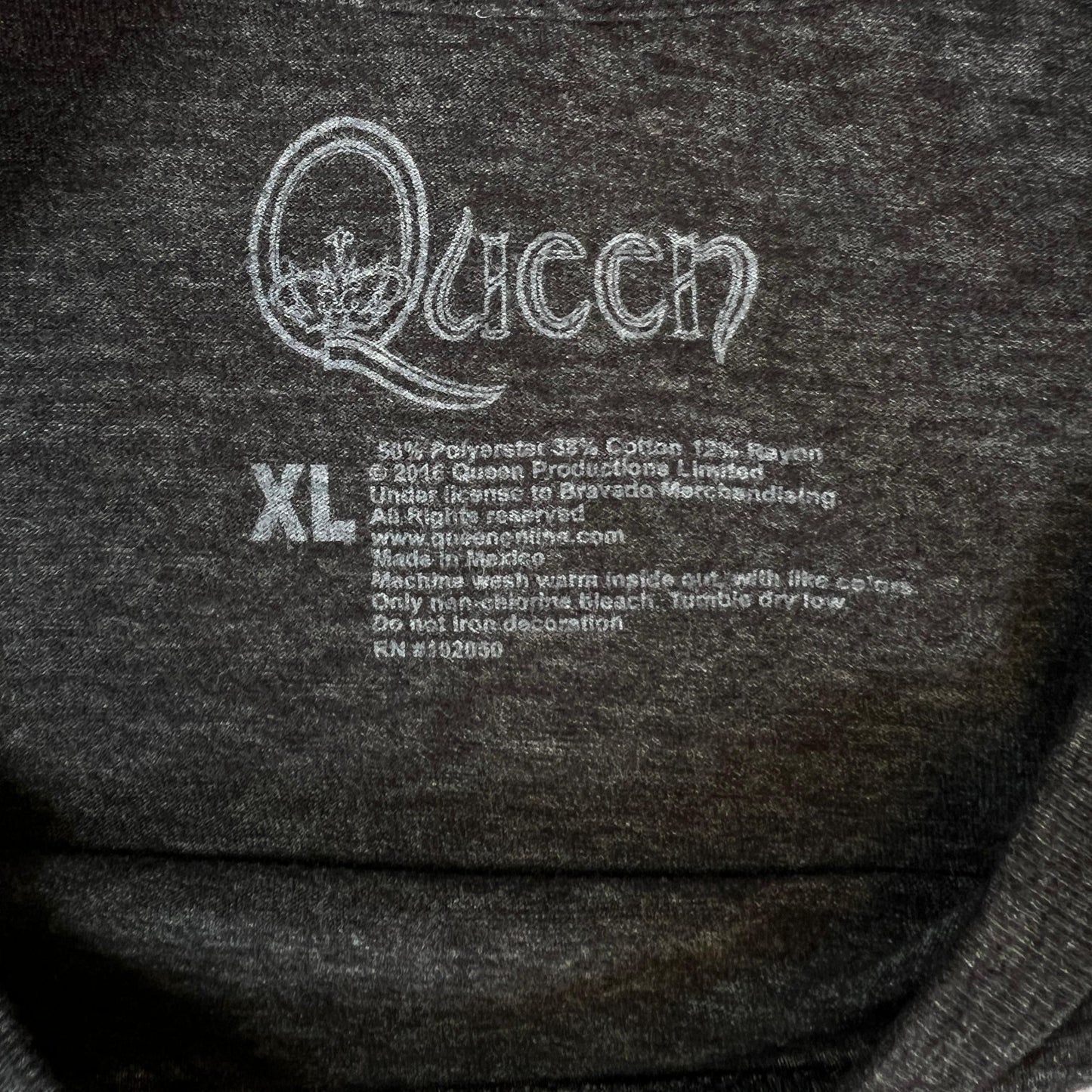 Official Queen Classic Crest Band Black T-shirt