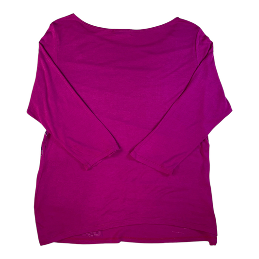 Digg It Thrift & Vintage magenta 3/4 sleeve top with a scoop neck, fits like a size large.