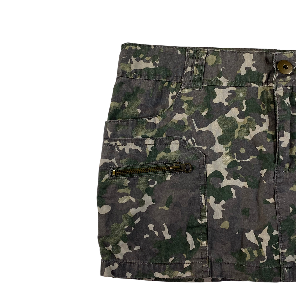 Digg It Thrift & Vintage Wet Seal camouflage utility mini skirt with zipper pocket and button closure