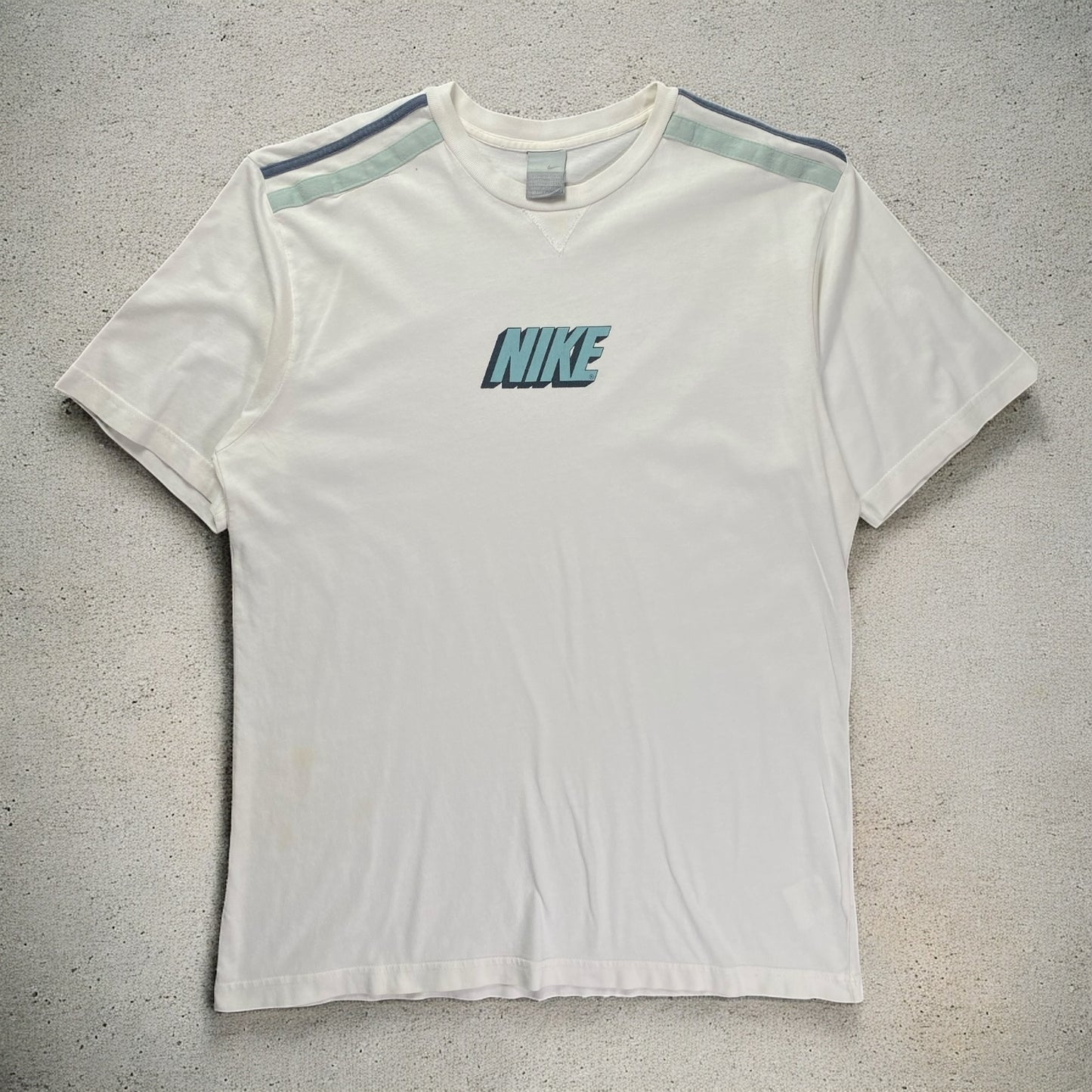 Vintage Nike Swoosh Streetwear Center Logo T-shirt