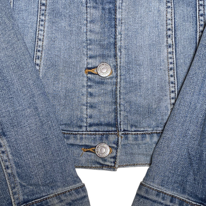 Digg It Thrift & Vintage Levi's light wash denim trucker jacket with branded metal buttons and stitched cuffs