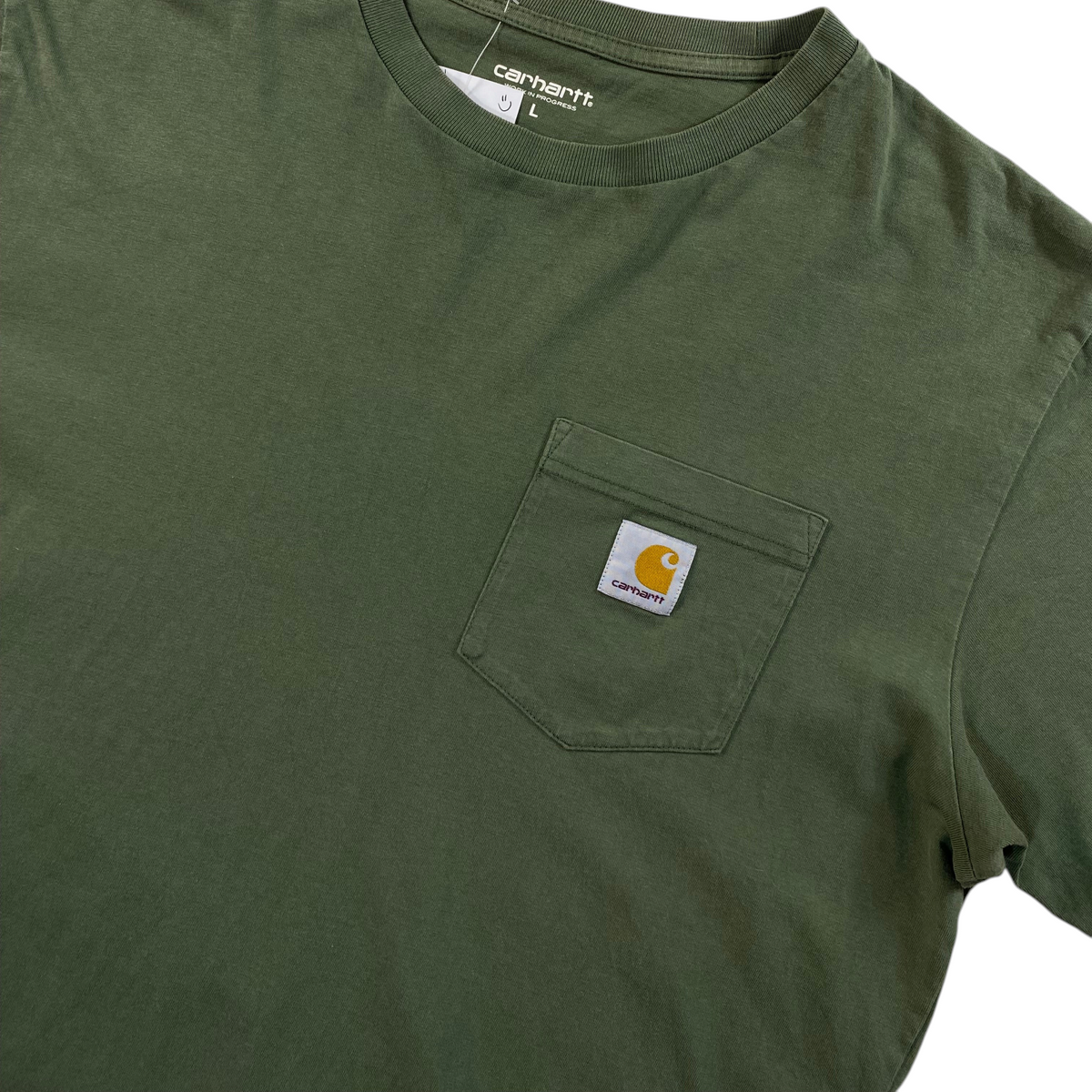 Digg It Thrift & Vintage Carhartt WIP olive green heavyweight cotton t-shirt with a chest pocket and crew neck