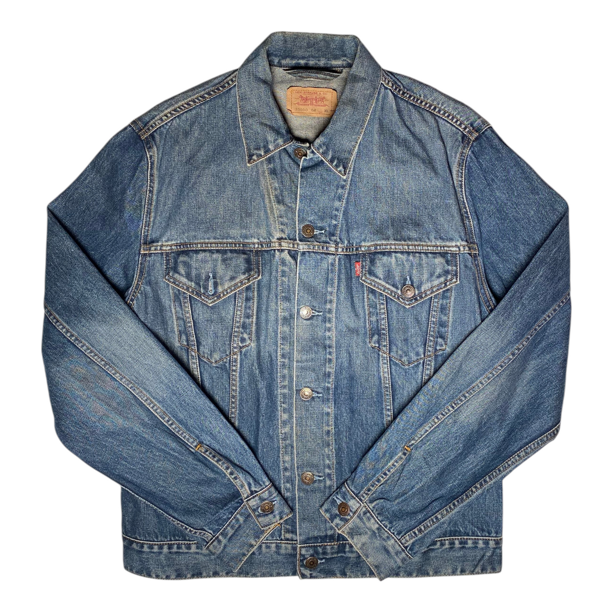 Digg It Thrift & Vintage Levi's denim trucker jacket in medium blue wash with button-up front and chest pockets