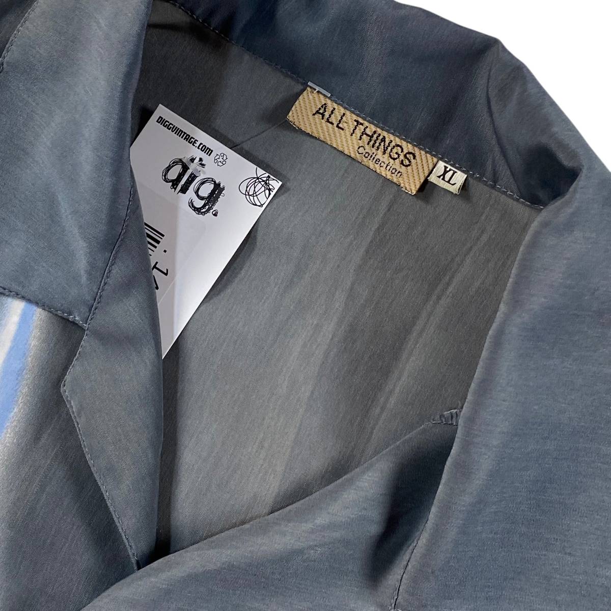 Digg It Thrift & Vintage All Things Collection gray short sleeve shirt with open collar and XL tag