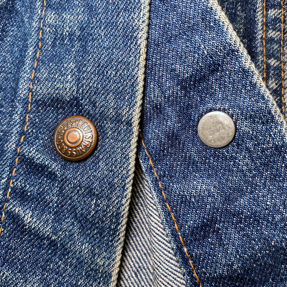 Digg It Thrift & Vintage 1970s Levi's denim jacket featuring a copper button and metal rivet detail