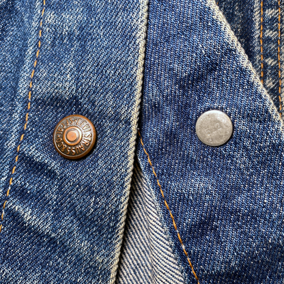 Digg It Thrift & Vintage 1970s Levi's denim jacket featuring a copper button and metal rivet detail