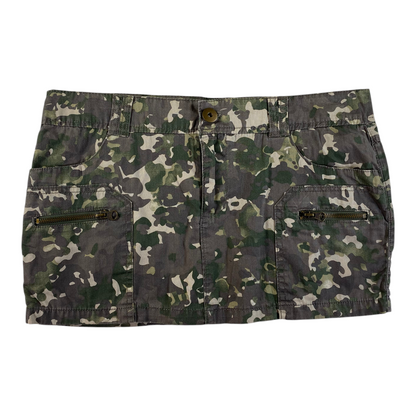 Digg It Thrift & Vintage Wet Seal camouflage utility mini skirt with front zipper pockets and button closure