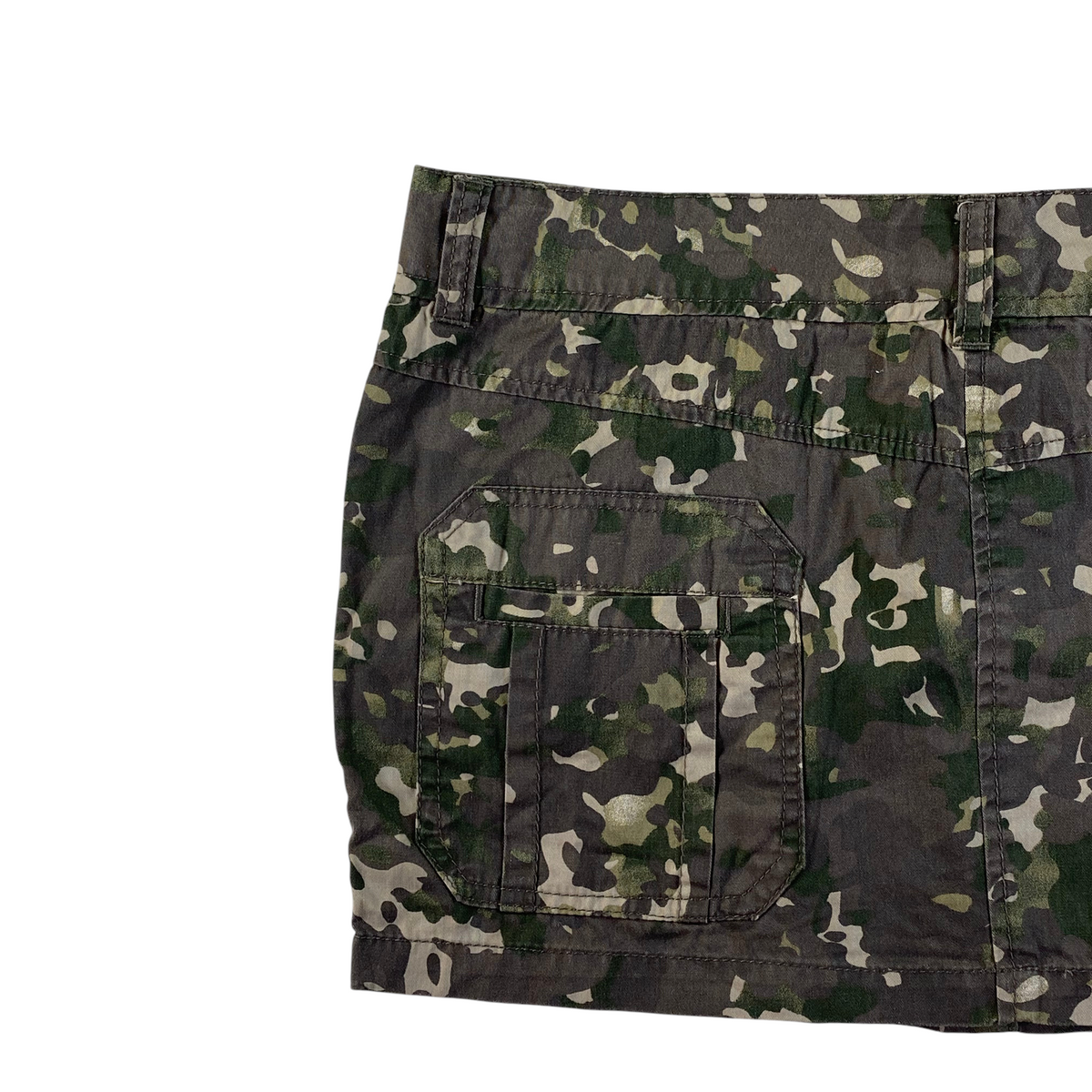 Digg It Thrift & Vintage Wet Seal camouflage utility mini skirt with cargo pocket and zipper detail