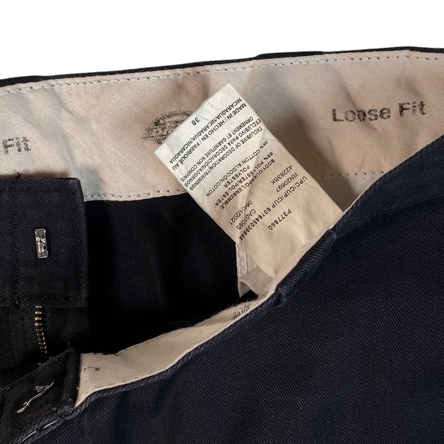 Digg It Thrift & Vintage black Dickies loose fit shorts size 36 interior label and waistband detail