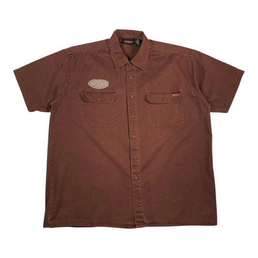 Digg It Thrift & Vintage dark brown short-sleeve Dickies work shirt with dual chest pockets and button-down front.