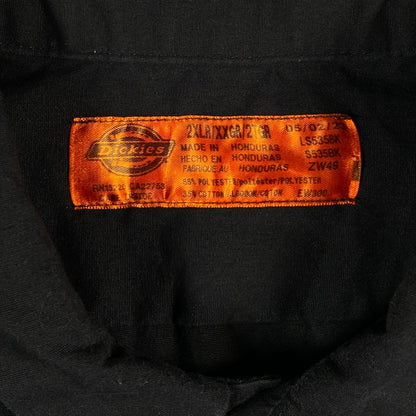 Digg It Thrift & Vintage black Dickies work shirt featuring an orange interior size tag for 2XL