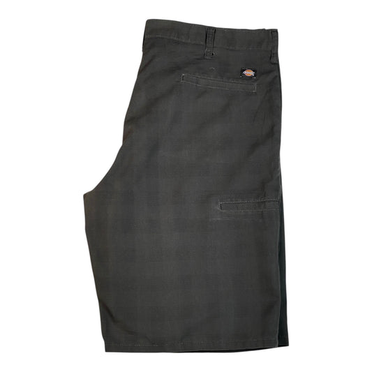 Digg It Thrift & Vintage Dickies shadow plaid textured utility work shorts in dark grey with back pocket logo patch