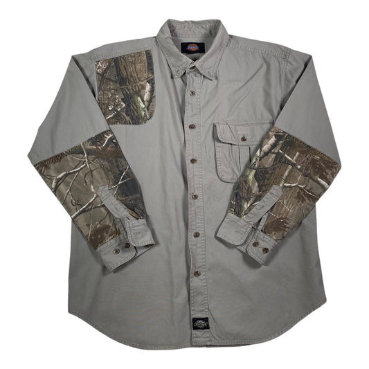 Digg It Thrift & Vintage Dickies x Realtree grey outdoor shooting shirt with camo sleeve and shoulder panels