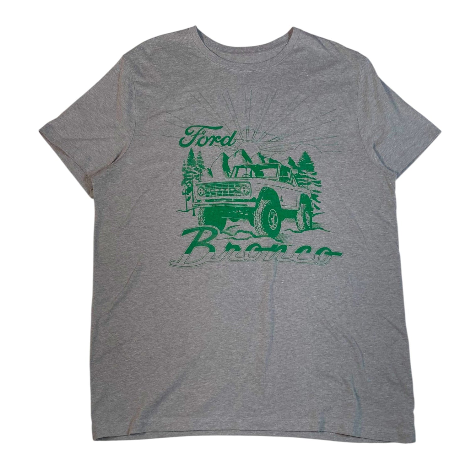 Digg It Thrift & Vintage heather grey Ford Bronco off-road graphic t-shirt with green print, size large.