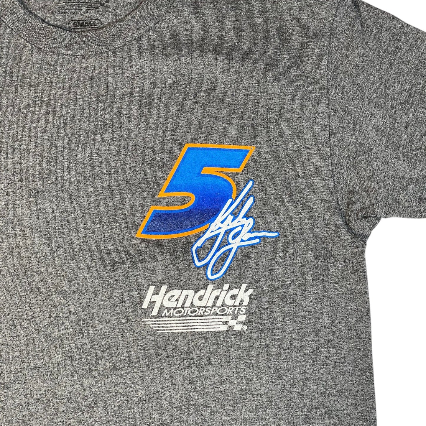 Digg It Thrift & Vintage heather grey Kyle Larson Hendrick Motorsports NASCAR t-shirt with number 5 and signature