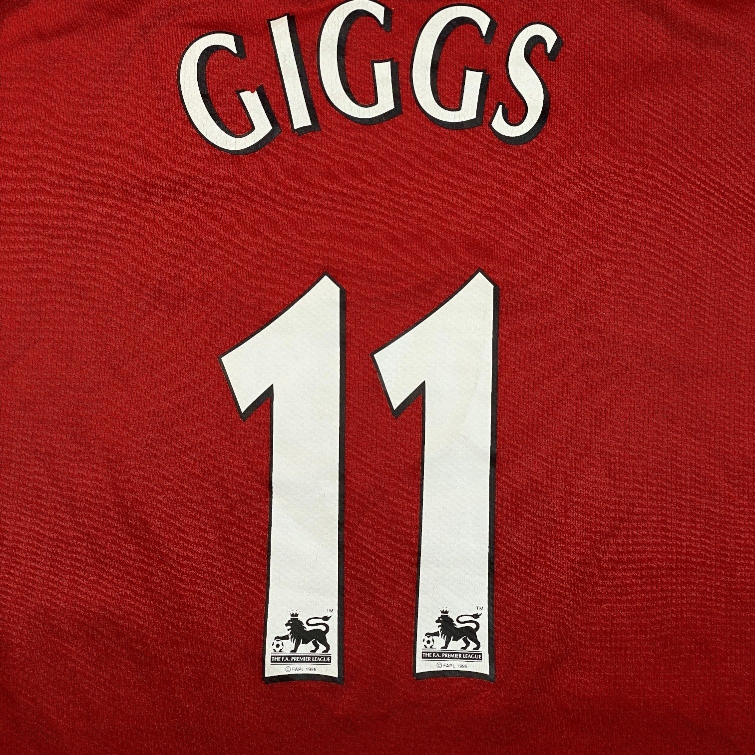 Digg It Thrift & Vintage 2006-2007 Manchester United Ryan Giggs #11 red home soccer jersey with official lettering