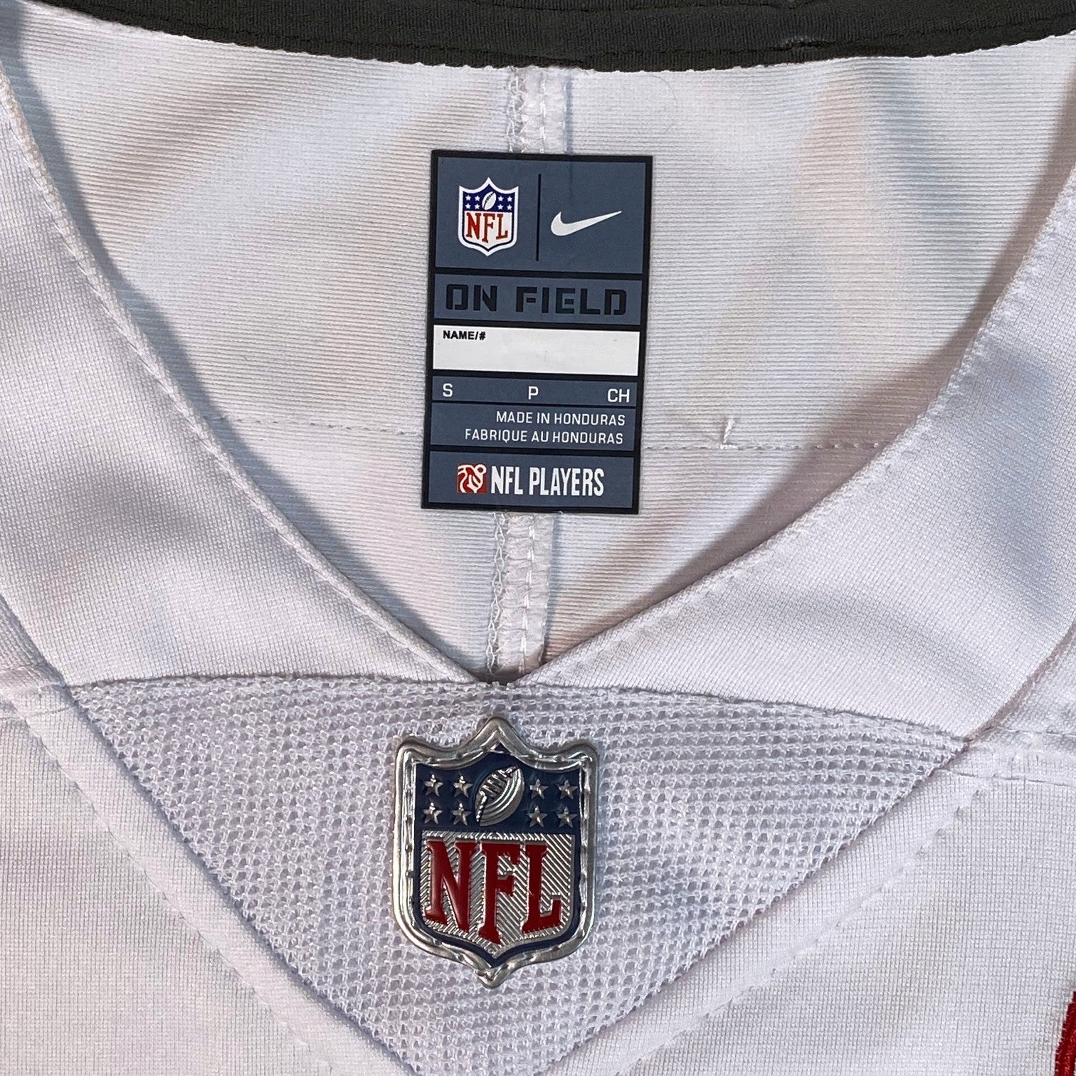 Digg It Thrift & Vintage Nike On Field NFL Kansas City Chiefs Travis Kelce away jersey size small neck label detail