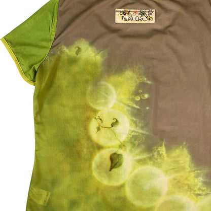 Digg It Thrift & Vintage Poupée Chic short sleeve top featuring a green and brown tree frog graphic print.