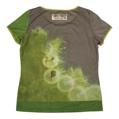 Digg It Thrift & Vintage Poupée Chic short sleeve top featuring a green and brown tree frog graphic print