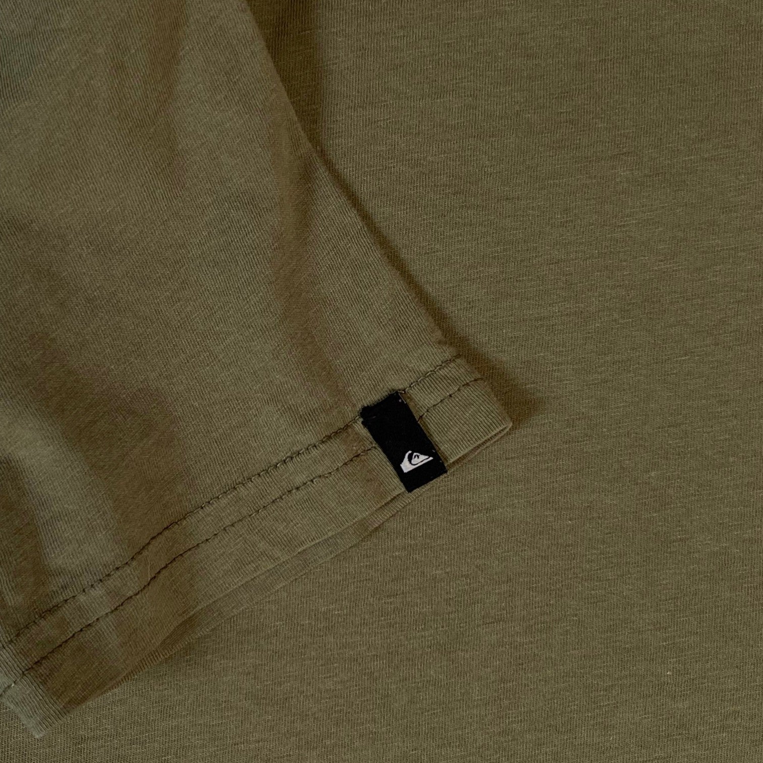 Digg It Thrift & Vintage olive green Quiksilver t-shirt sleeve with branded logo tab