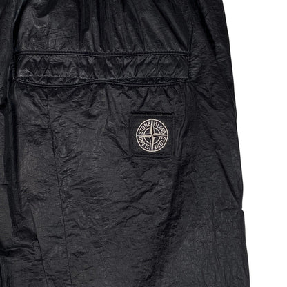 Digg It Thrift & Vintage black Stone Island Nylon Metal grid cargo shorts featuring the iconic compass patch logo.